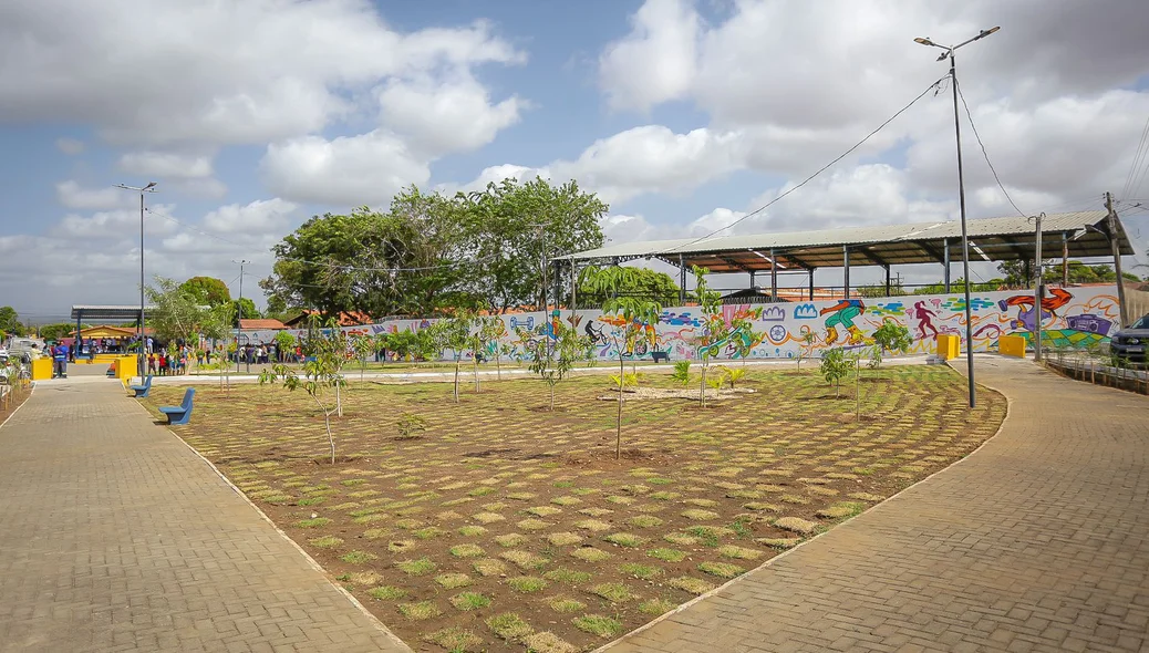 Praça Tenha Fé foi revitalizada