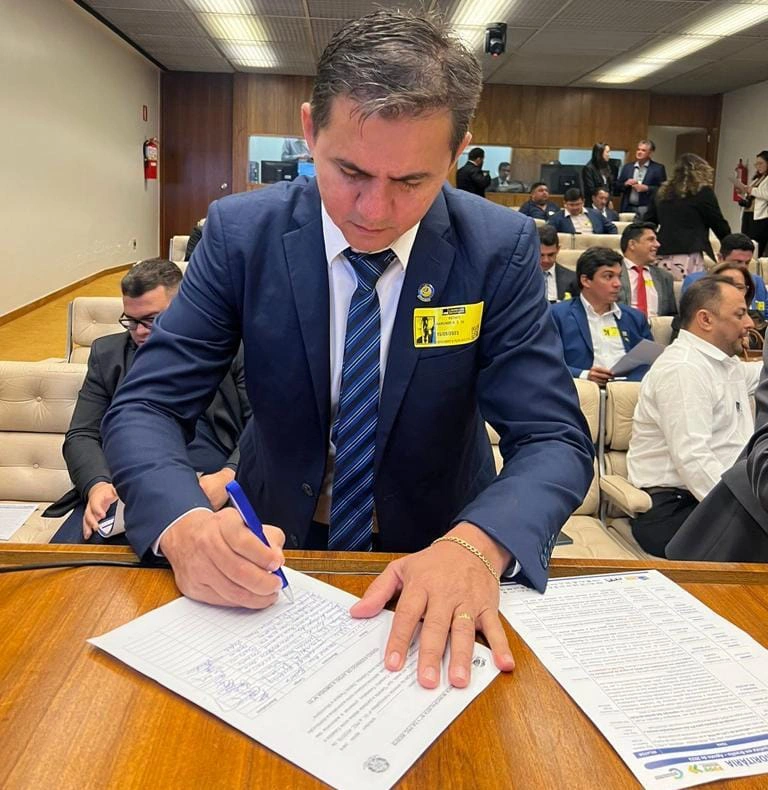 Prefeito de Jatobá do Piauí participa de mobilização municipalista em Brasília
