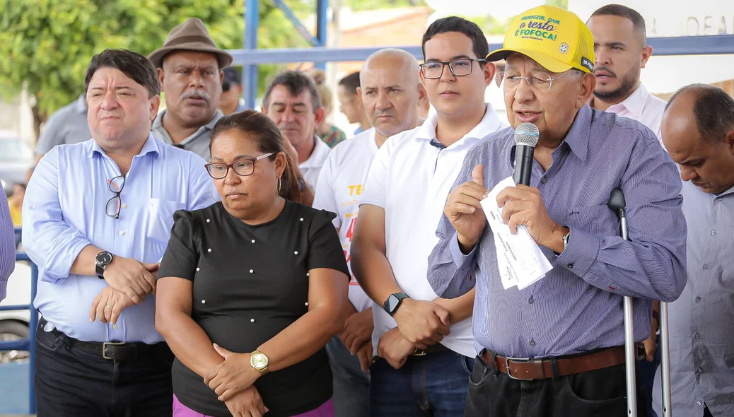 Prefeito Dr. Pessoa na inauguração da praça