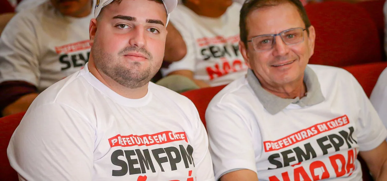 Prefeito Manoel Portela Neto, de Aroazes, e Djalma Policarpo, de Monsenhor Hipólito