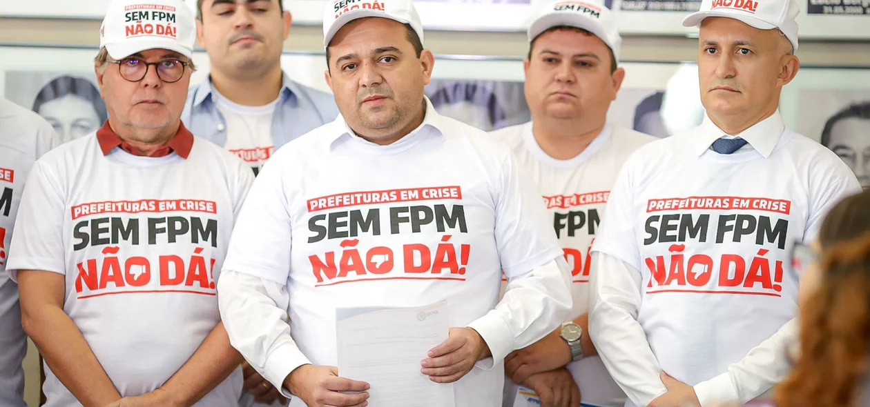 Prefeitos se reuniram nesta terça-feira para definir paralisação