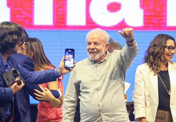 Presidente Lula reúne multidão para lançamento do programa Brasil sem Fome