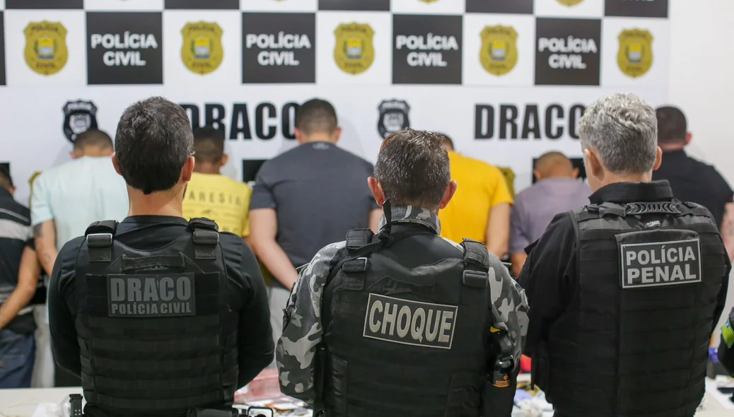 Presos na sede do DRACO