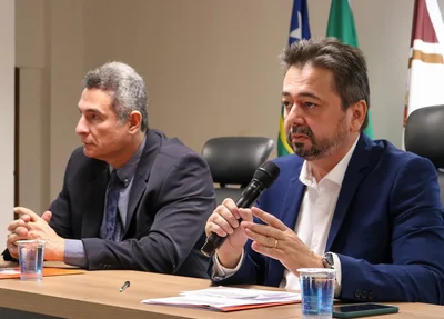 Promotor Eny Pontes em audiência com agentes de saúde de Teresina