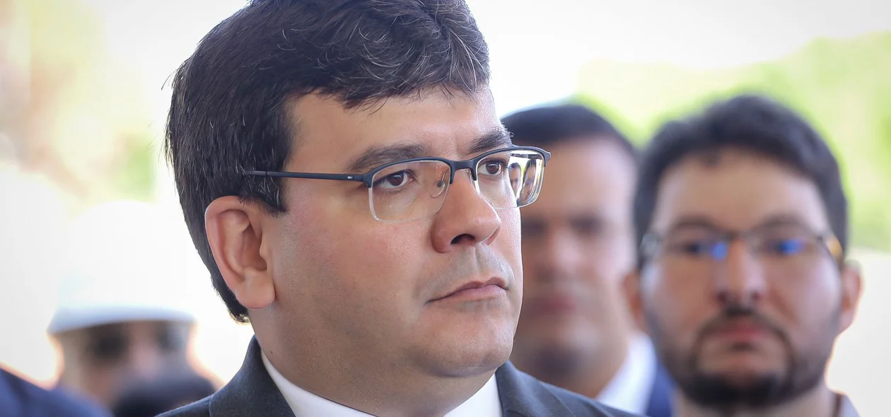 Raafel Fonteles durante entrevista
