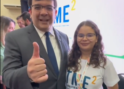 Rafael Fonteles participa de entrega de medalhas aos alunos vitoriosos do I Torneio de Matemática das Escolas Estaduais do Piauí e anuncia bolsa de R$ 300