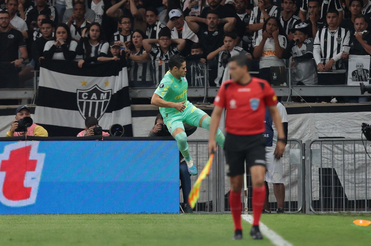 Raphael Veiga marcou o gol do Palmeiras