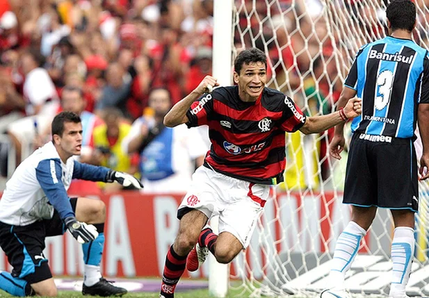 Ronaldo Angelim, zagueiro ídolo do Flamengo