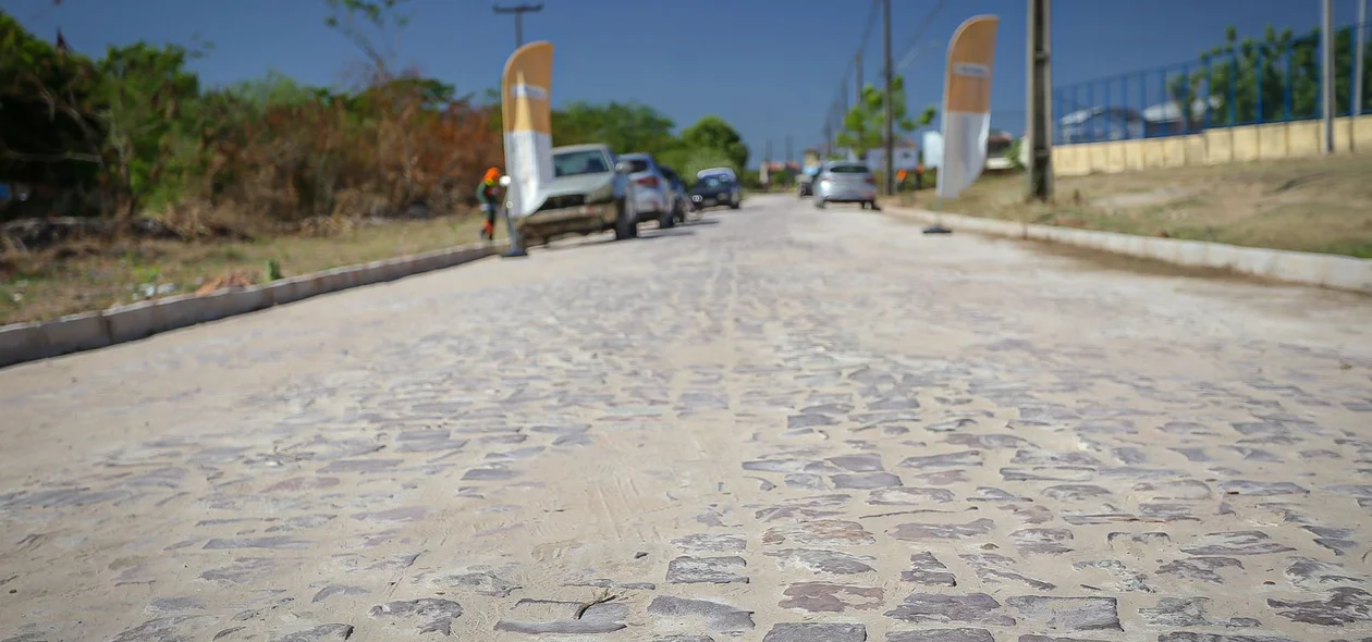 Rua asfaltada