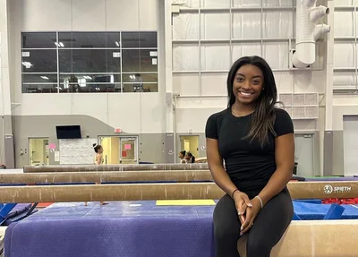 Simone Biles vai retornar aos tablados