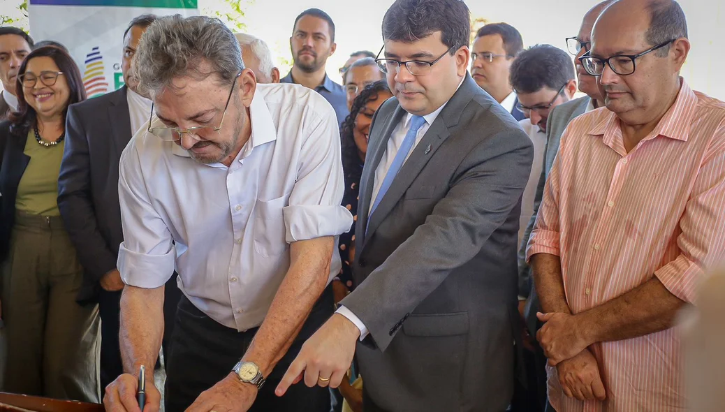 Solenidade de assinatura da expansão do metrô da capital
