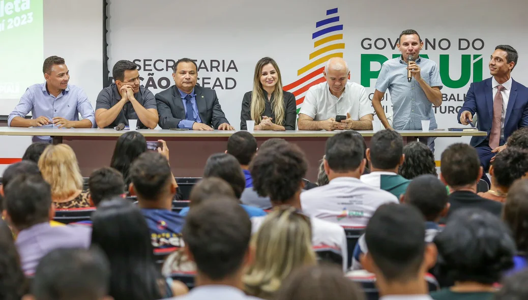 Solenidade de assinatura dos termos do Bolsa Atleta