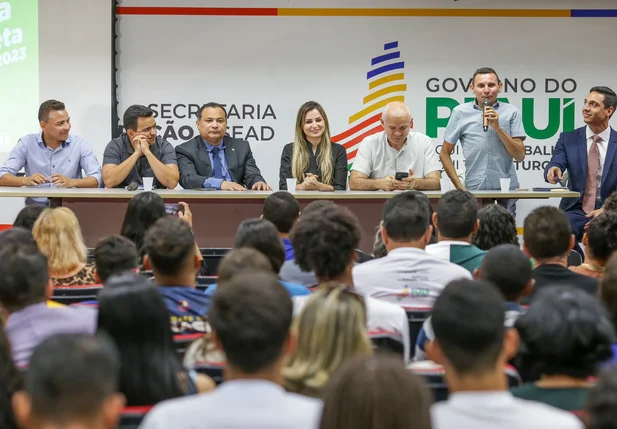 Solenidade de assinatura dos termos do Bolsa Atleta
