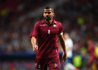 Tomás Rincón é o novo volante santista