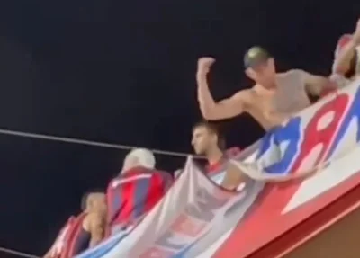 Torcedor é flagrado fazendo gestos racistas