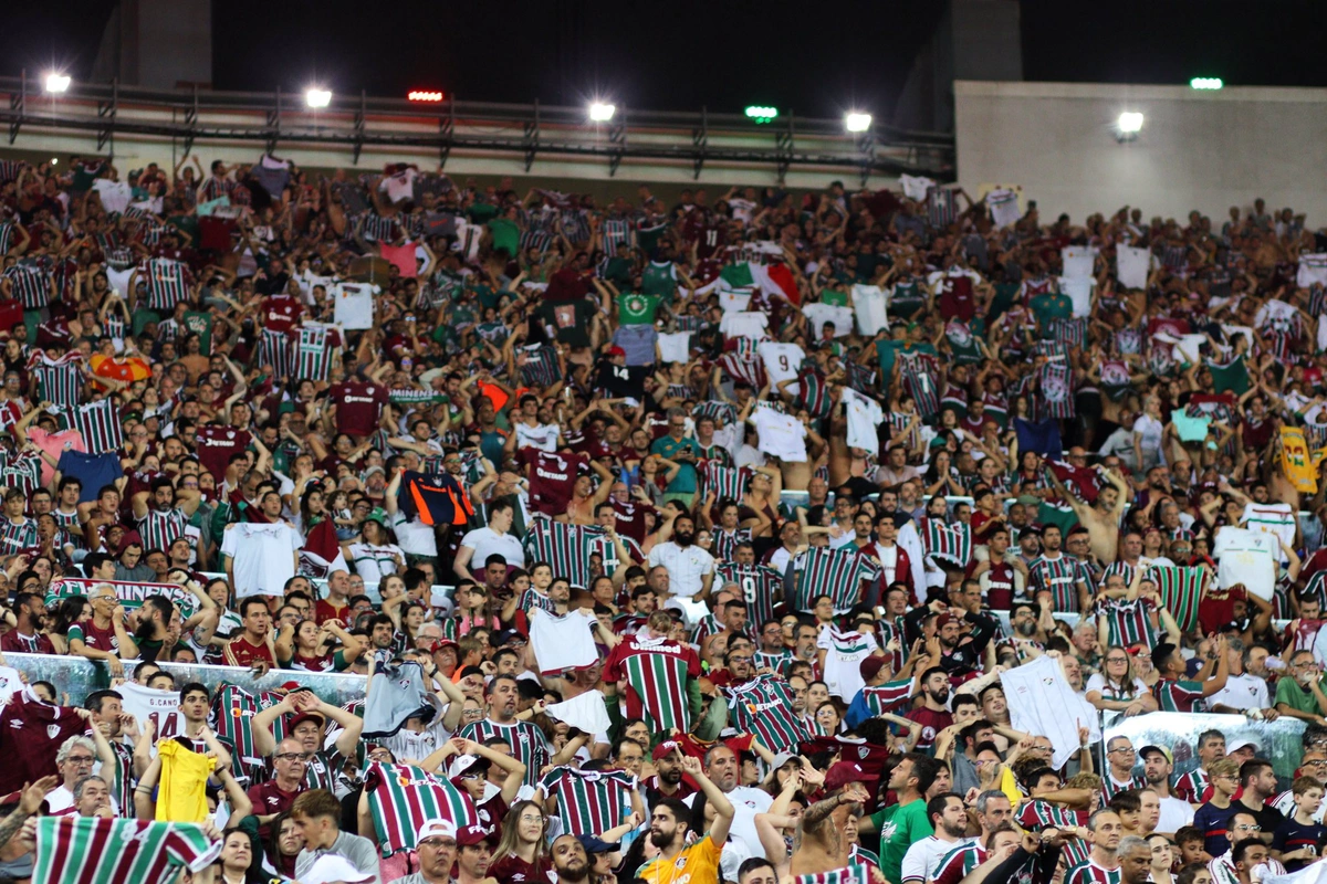 Torcedores do Fluminense no confronto diante do AAJJ