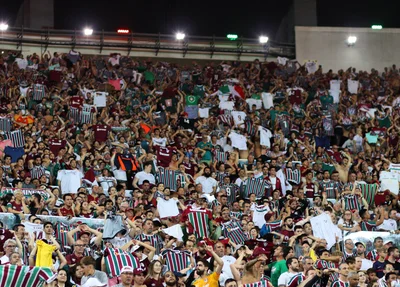 Torcedores do Fluminense no confronto diante do AAJJ