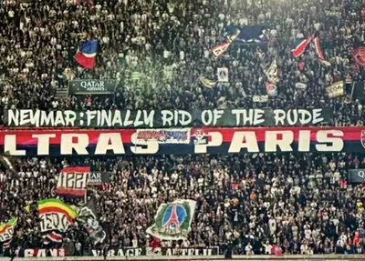 Torcedores do PSG exibem faixa com a seguinte frase: “Neymar: Finalmente nos livramos do malcriado”