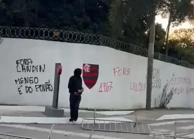 Torcedores fazem pichações no muro do centro de treinamento do Flamengo