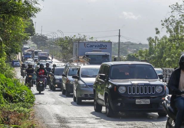 Trânsito ficou congestionado no local