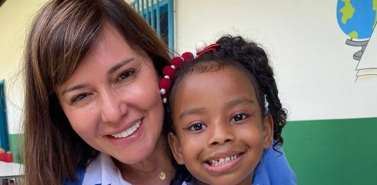 Um quadra de areia e subestação própria serão construídas na escola