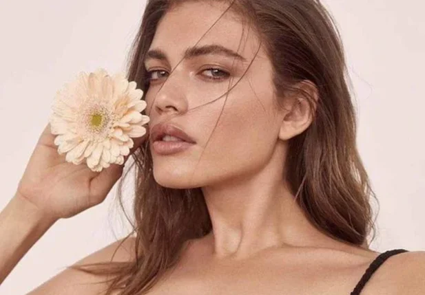 Valentina Sampaio faz parte do VS Collective, time de modelos e personalidades oficiais da marca
