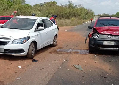 Veículos envolvidos no acidente na BR 343 em Piripiri