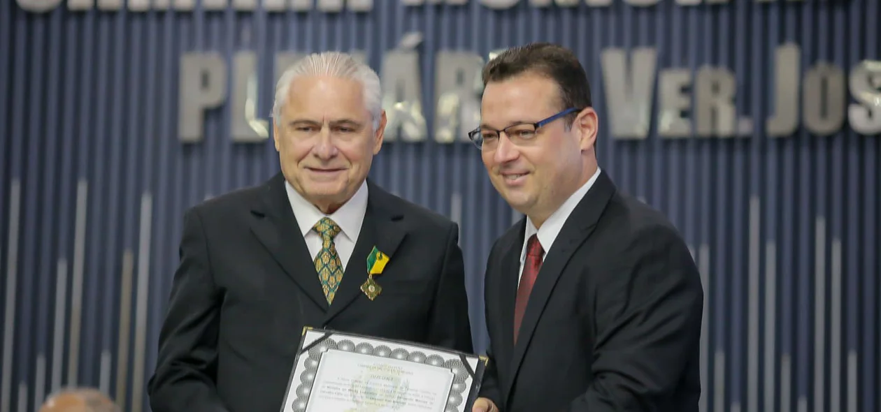 Vereador Alan Brandão e homenageado