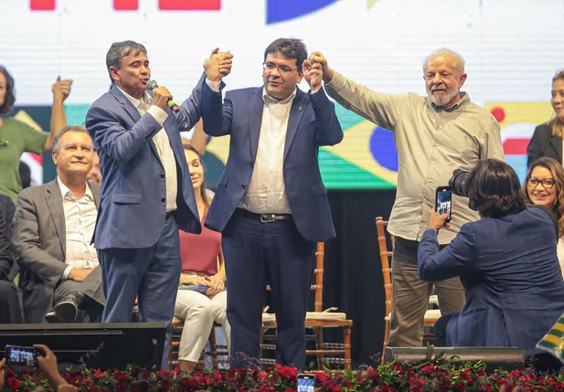 Wellington Dias, Rafael Fonteles e Lula fortalecem aliança durante evento em Teresina