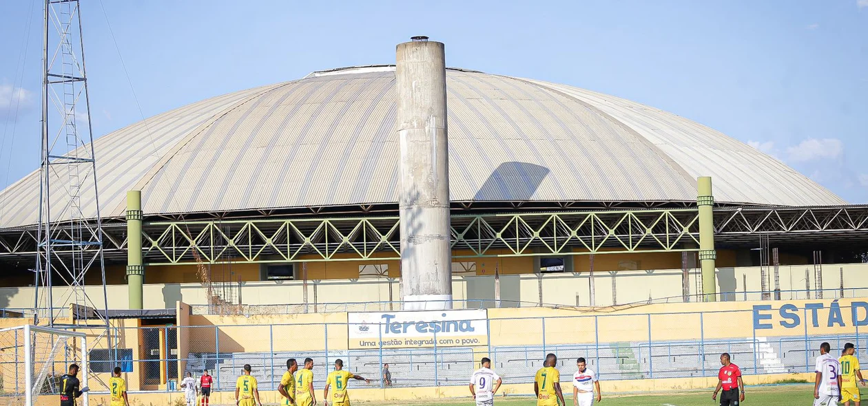 A partida pela Série B do Piauiense começou às 16h