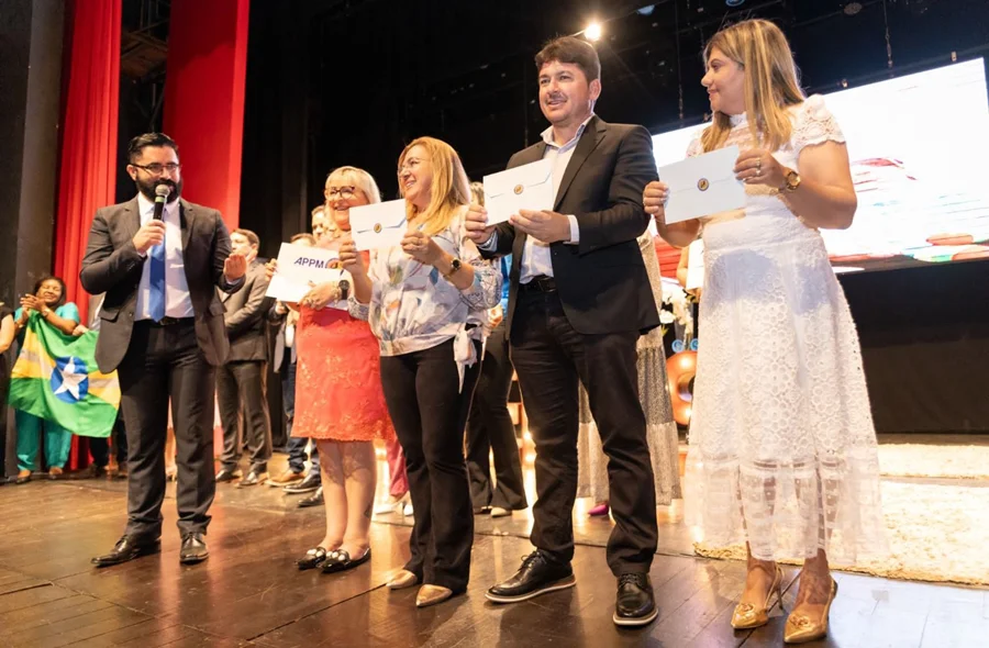 A prefeita Vilma Lima esteve presente