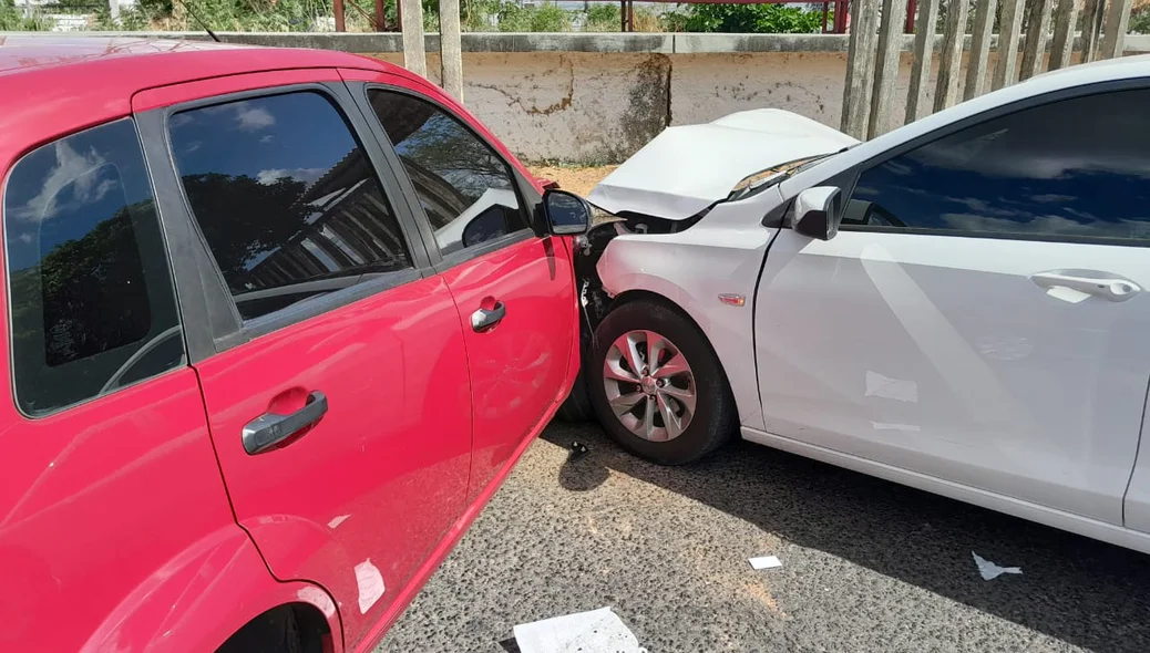 Acidente ocorreu na Rua Dr. Pedro Teixeira