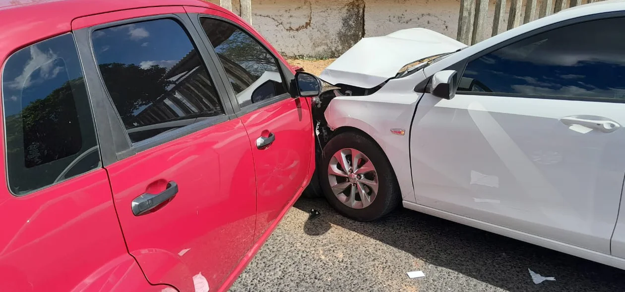 Acidente ocorreu na Rua Dr. Pedro Teixeira