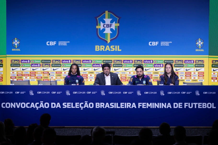 Anúncio de Arthur Elias, Rosana Augusto para a seleção sub-20 e Simone Jatobá para a sub-17