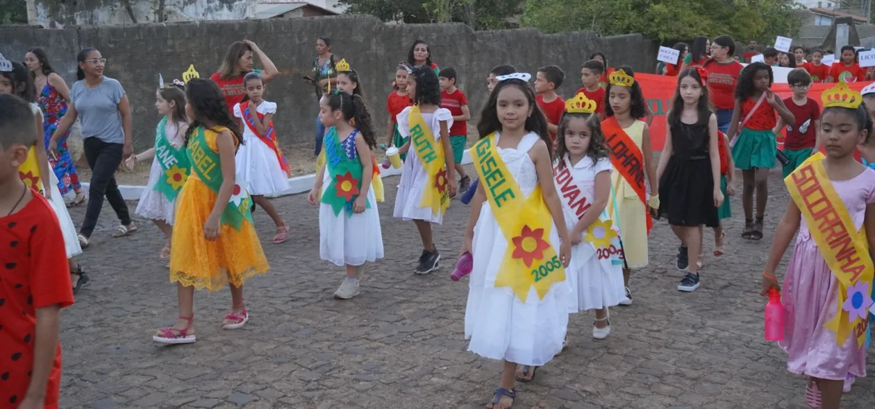 As escolas do município trabalharam com seus alunos variações temáticas