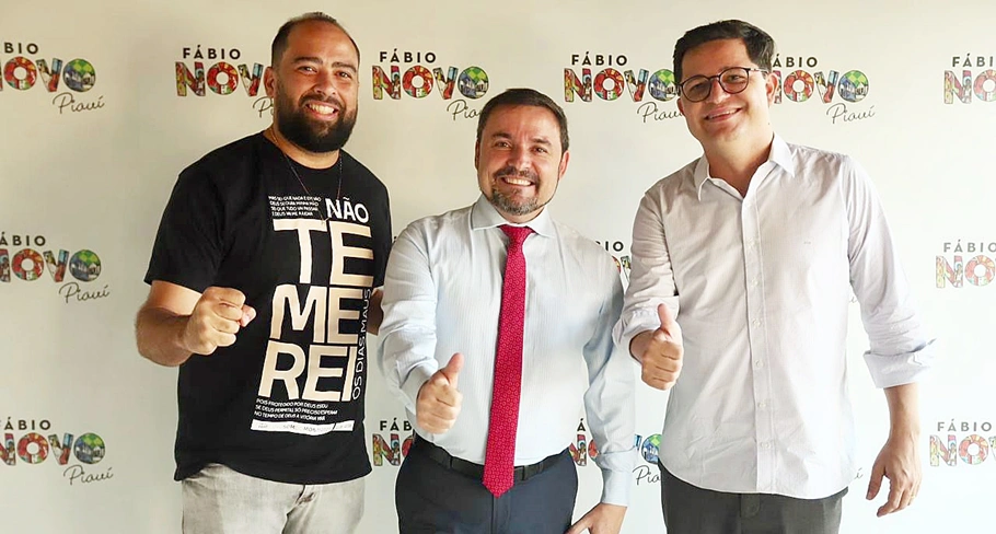 Assessores de Firmino Filho anunciam apoio a Fábio Novo