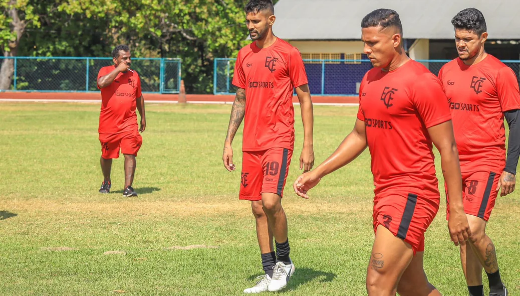 Atacante Augusto em treino pelo Flamengo-PI