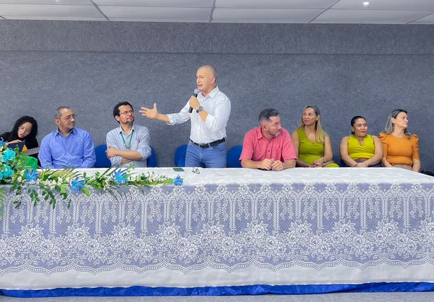 Aula inaugural do Projeto Sábado Itinerante em Curimatá, com prefeito Valdecir Júnior