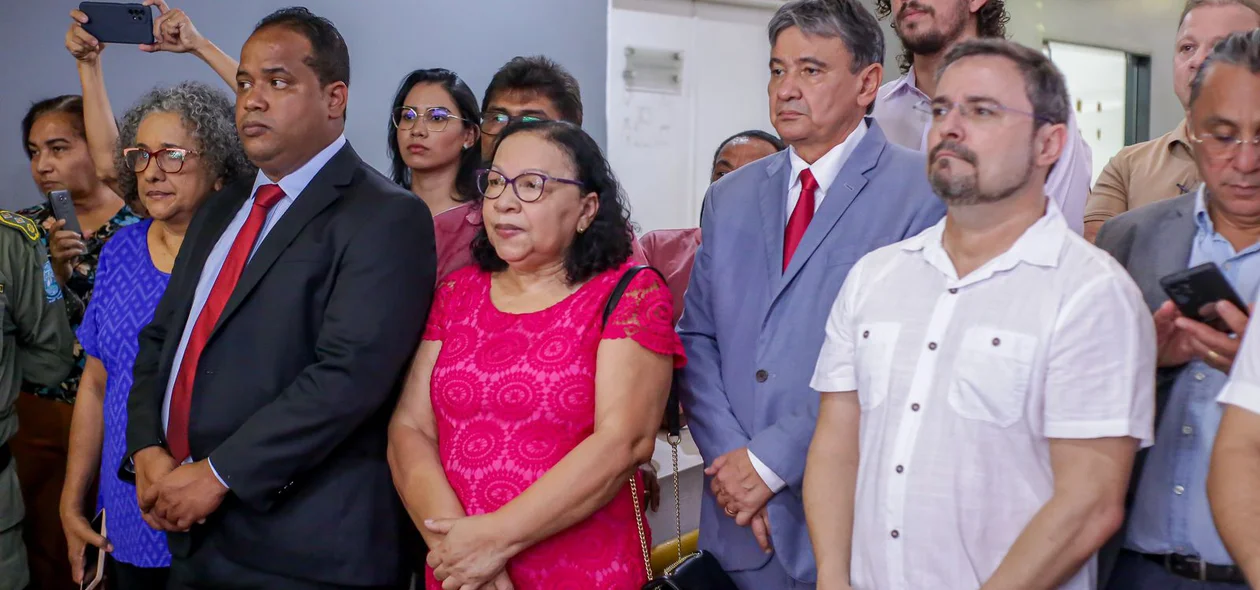 Autoridades no evento