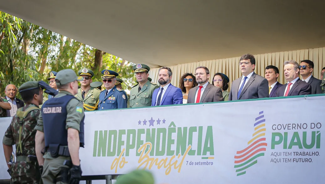 Autoridades políticas e militares