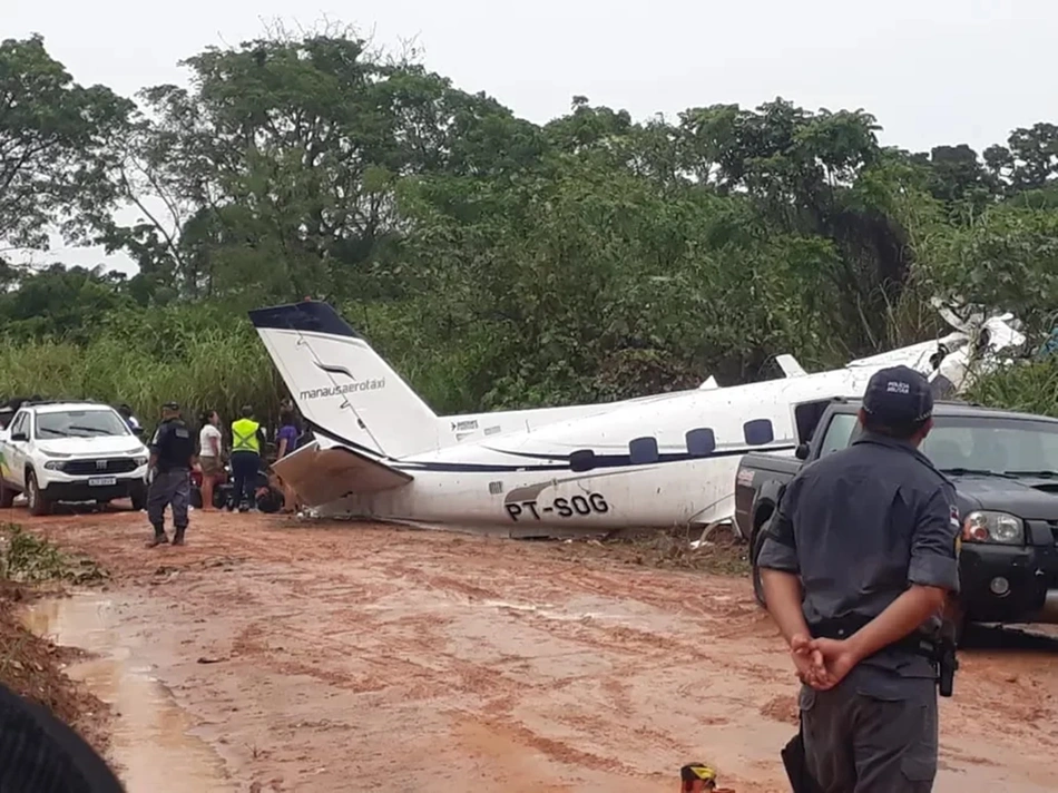 Avião cai no Amazonas e deixa 14 mortos