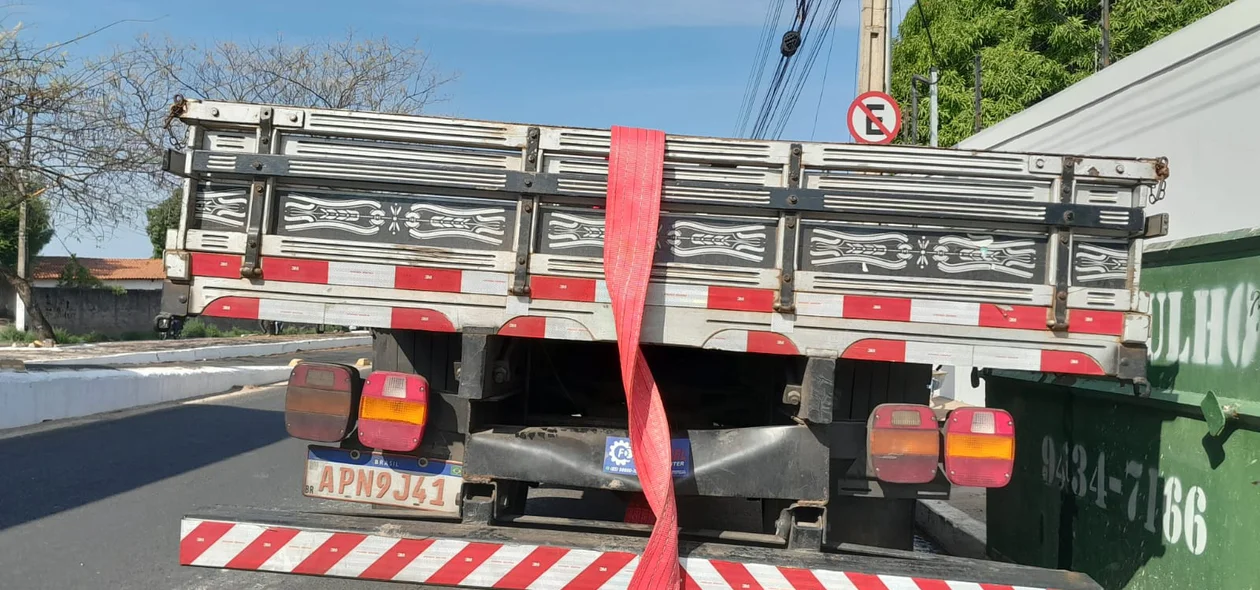 Caminhão foi encaminhado para a sede do DRACO