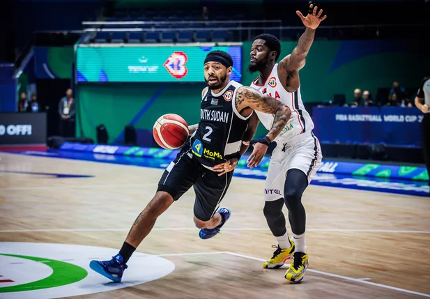 Carlik Jones atuando pelo Sudão do Sul