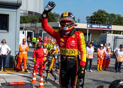 Carlos Sainz vai largar em primeiro no GP de Monza