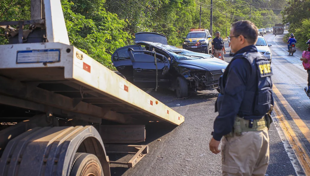 Carro foi removido por um reboque
