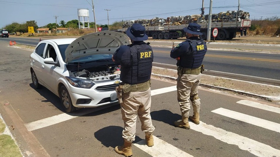 Carro roubado há 6 meses em Salvador é recuperado pela PRF em Picos