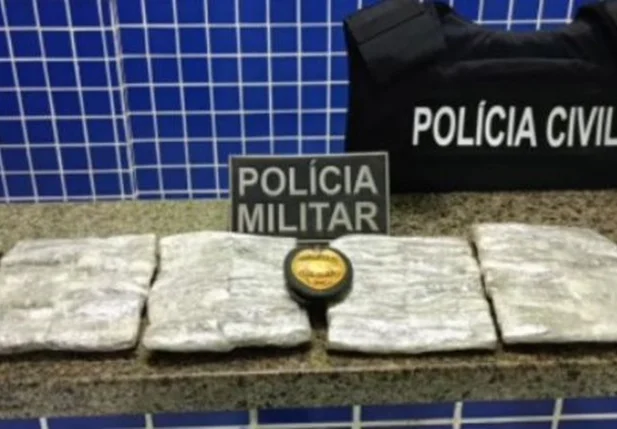 Cocaína, maconha e crack apreendidas com suspeito em Cocal