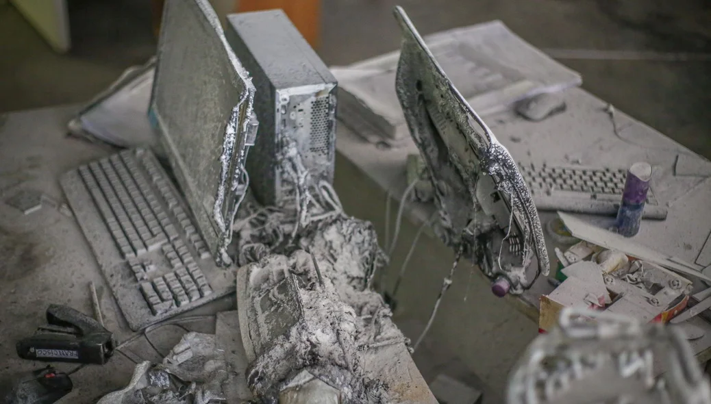 Computadores destruídos