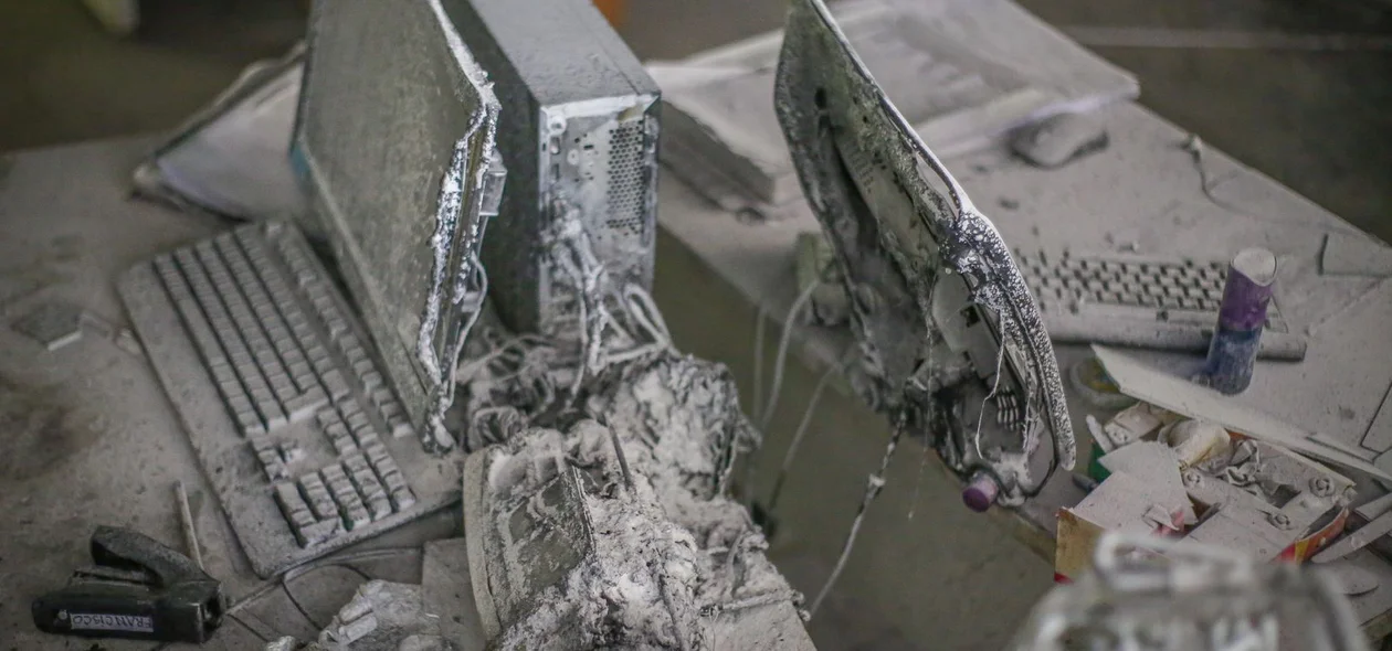 Computadores destruídos