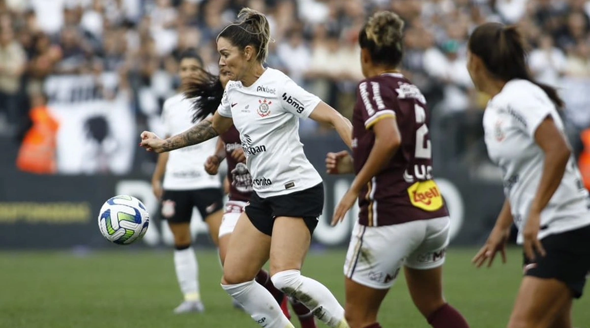 Corinthians vence Ferroviária e conquista penta no Brasileirão